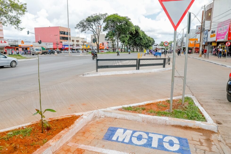 HÉLIO PRATES | Ibaneis entrega primeira etapa de obra recuperação da principal avenida que liga Ceilândia a Taguatinga